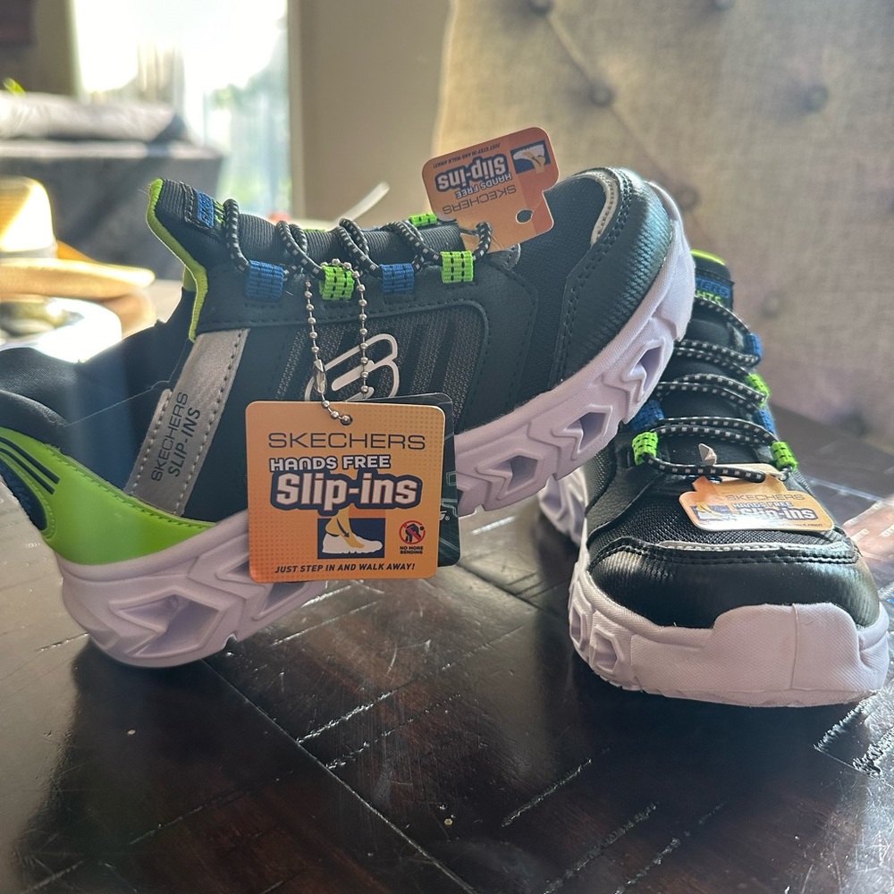 Sketchers boys light up shoes BRAND NEW